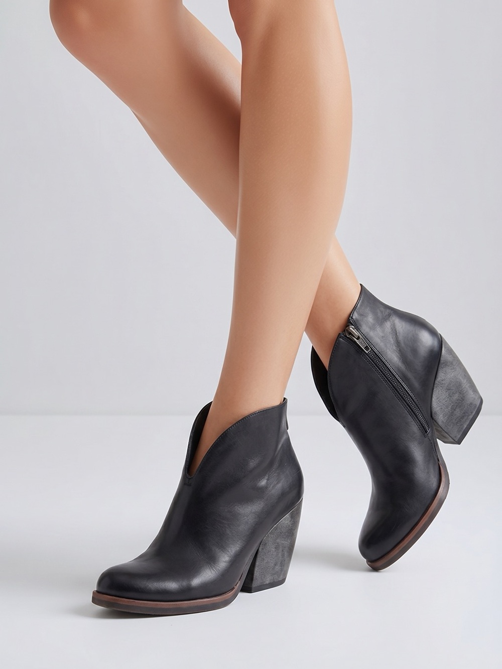Korks Black Leather Ankle Boots. 8.5